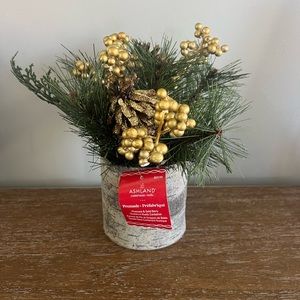 Christmas premaid pinecone and gold berry home decor centerpiece